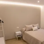 Icaro Apartment *