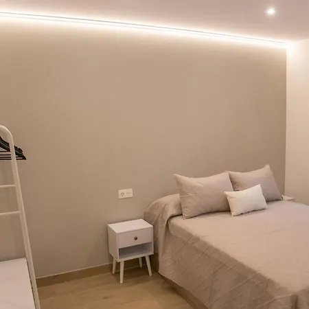 Icaro Apartment *